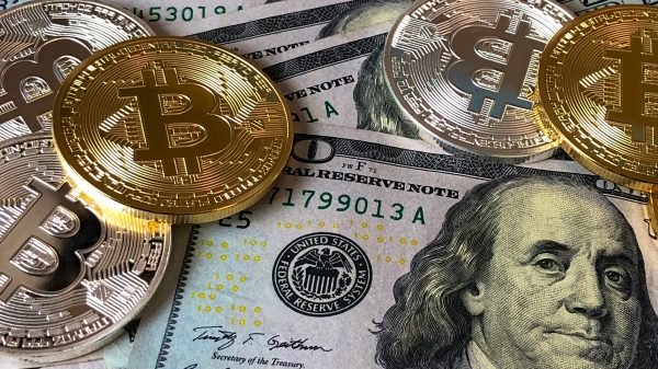 Cryptocurrencies vs fiat