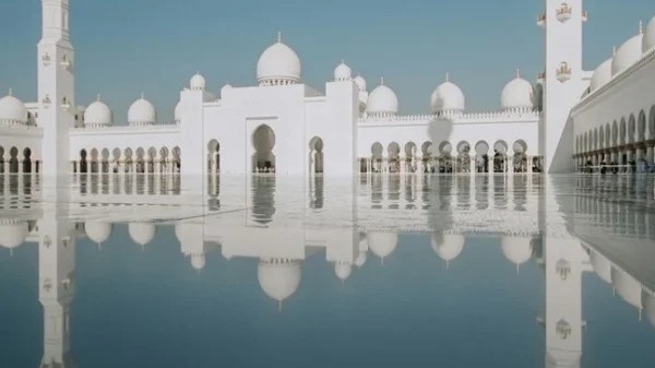 IFR Reports: First Abu Dhabi Bank Commences 5-Year Debt Sale