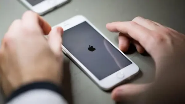 Apple Agrees to Pay C$14.4 Million to Settle iPhone