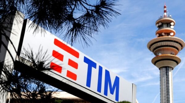 TIM Investor Merlyn's Blueprint: Debt Reduction, $7 Billion Cash